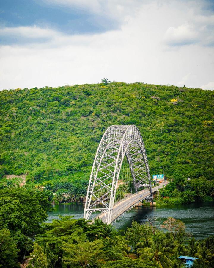 Akosombo Bridgeview Resort מראה חיצוני תמונה